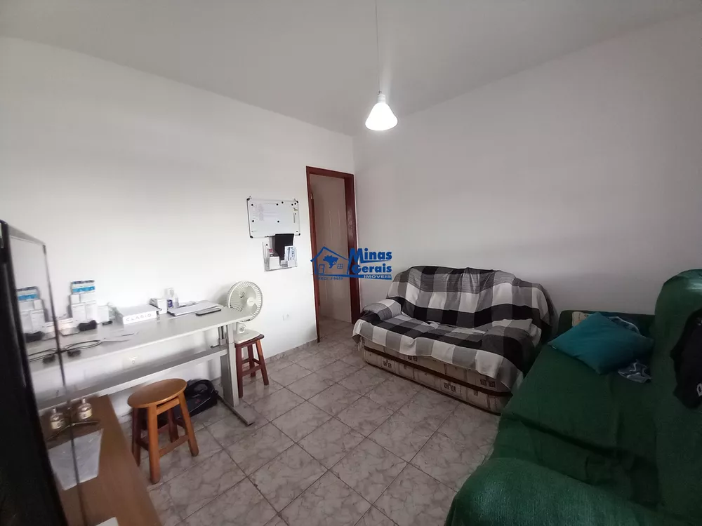 Casa à venda com 2 quartos, 60m² - Foto 3