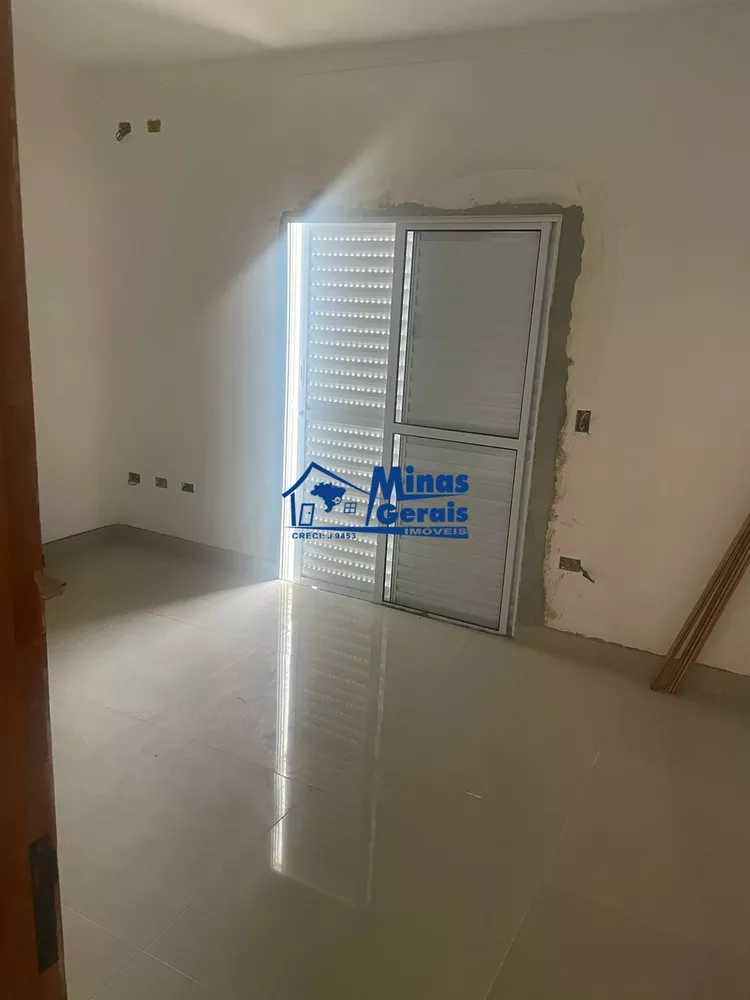 Casa à venda com 3 quartos, 150m² - Foto 2