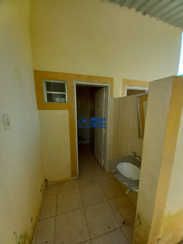 Chácara, 2 quartos, 2165 m² - Foto 1