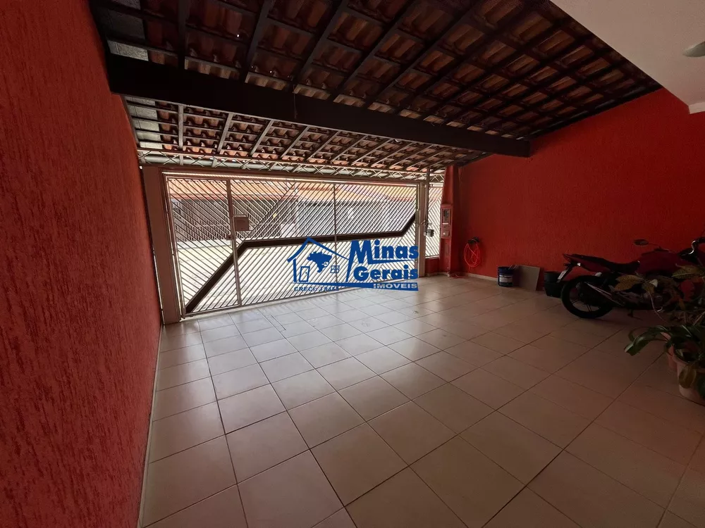 Casa à venda com 3 quartos, 157m² - Foto 2