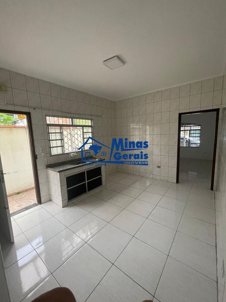Casa à venda com 2 quartos, 72m² - Foto 3