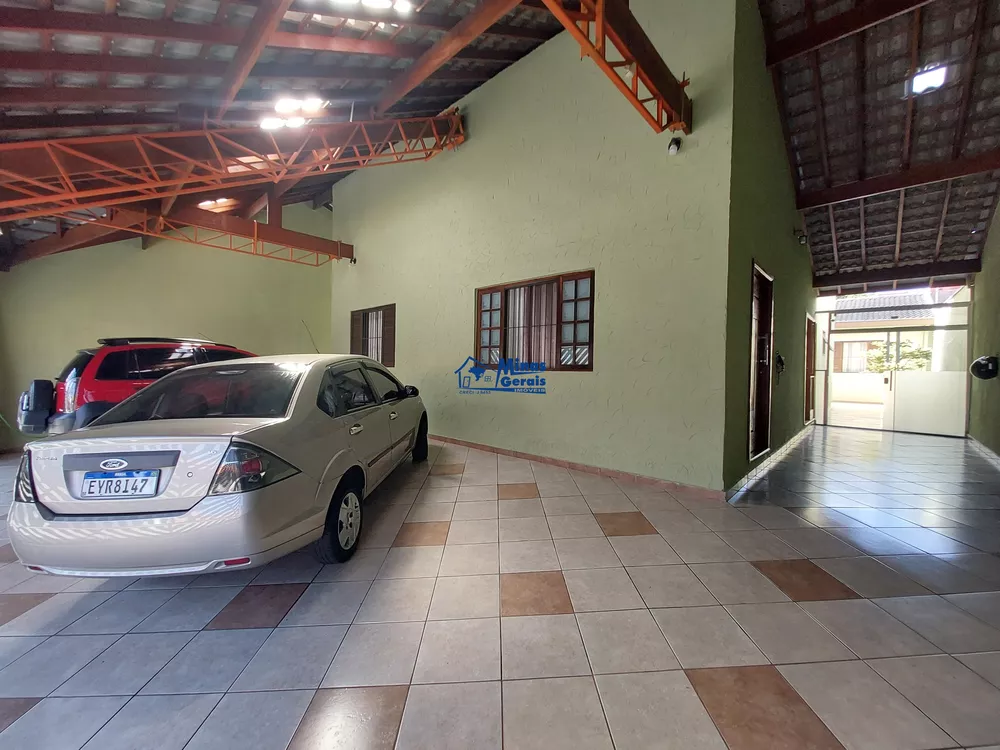 Casa à venda com 3 quartos, 140m² - Foto 2