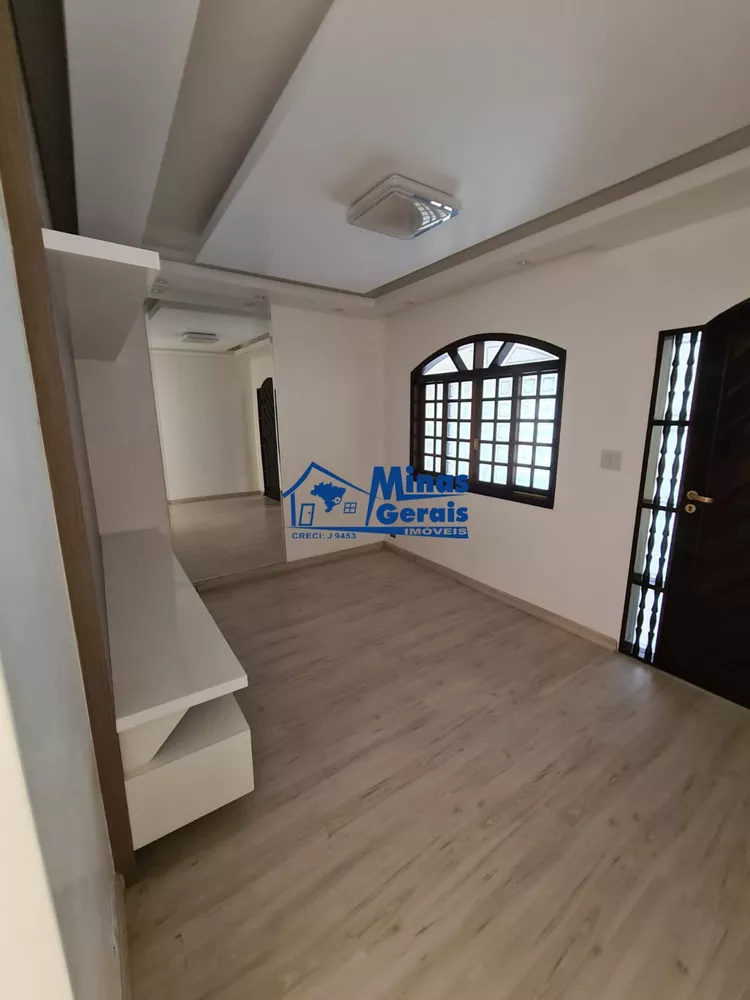 Casa à venda com 2 quartos, 75m² - Foto 2