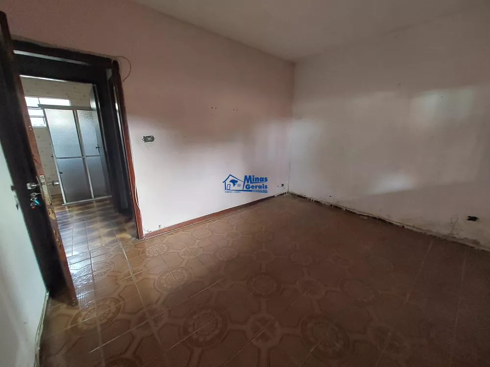 Casa à venda com 2 quartos, 125m² - Foto 4