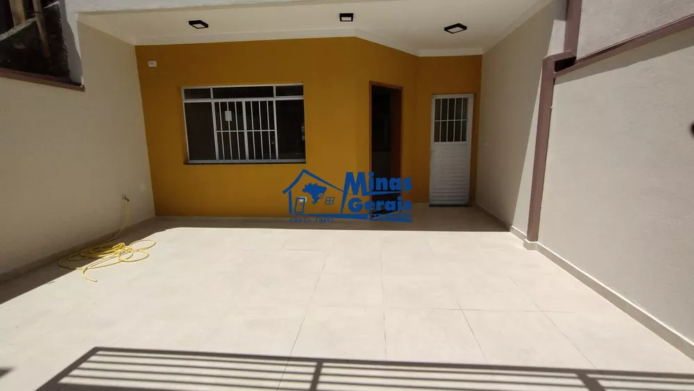 Casa à venda com 2 quartos, 100m² - Foto 1