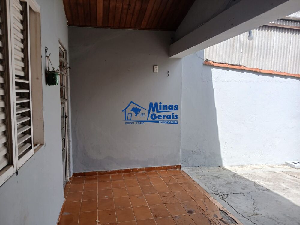 Casa à venda com 3 quartos, 159m² - Foto 4