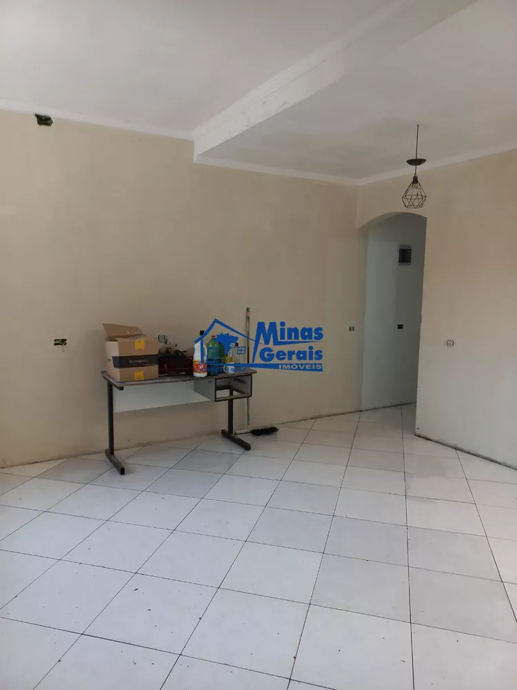 Casa à venda com 1 quarto, 60m² - Foto 4