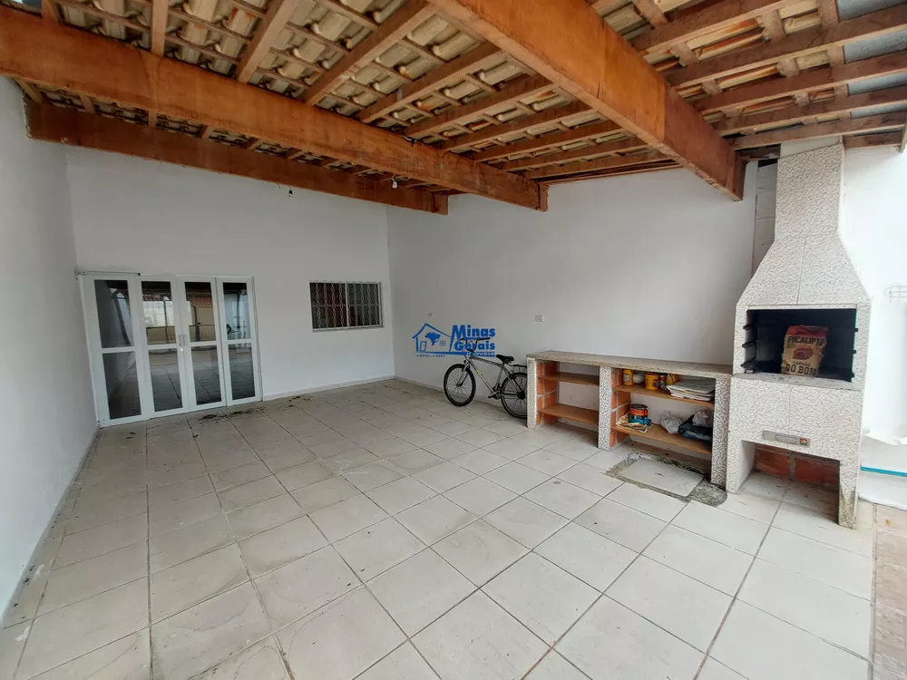 Casa à venda com 3 quartos, 80m² - Foto 1