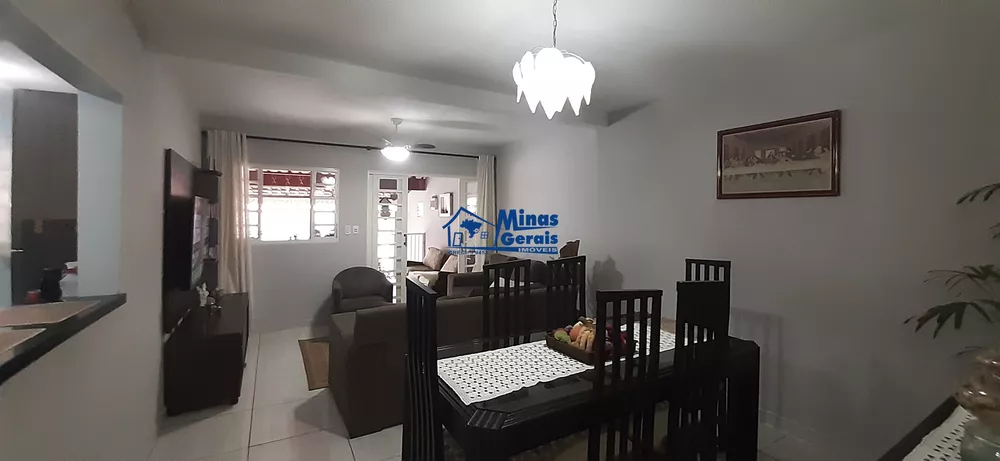 Casa à venda com 2 quartos, 205m² - Foto 6