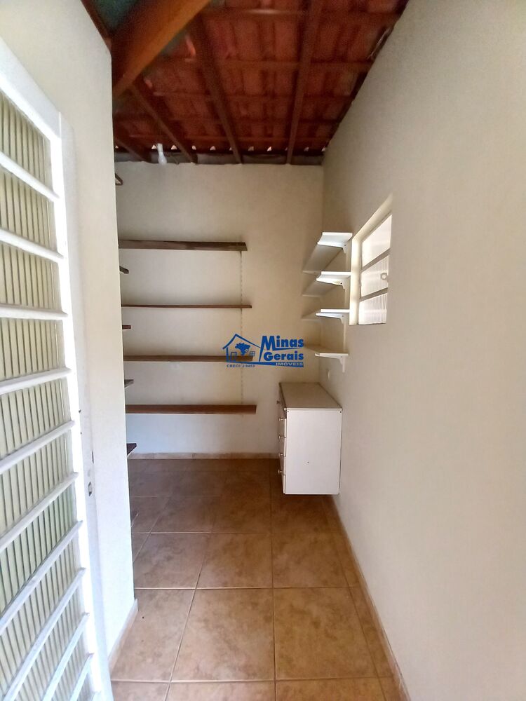 Casa à venda com 3 quartos, 250m² - Foto 14