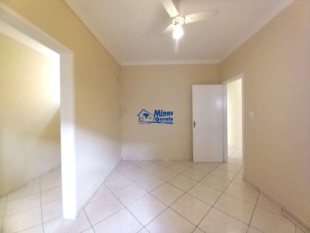 Casa à venda com 3 quartos, 250m² - Foto 5