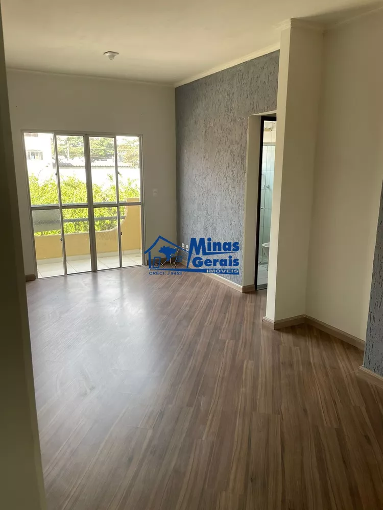 Apartamento à venda com 2 quartos, 61m² - Foto 3