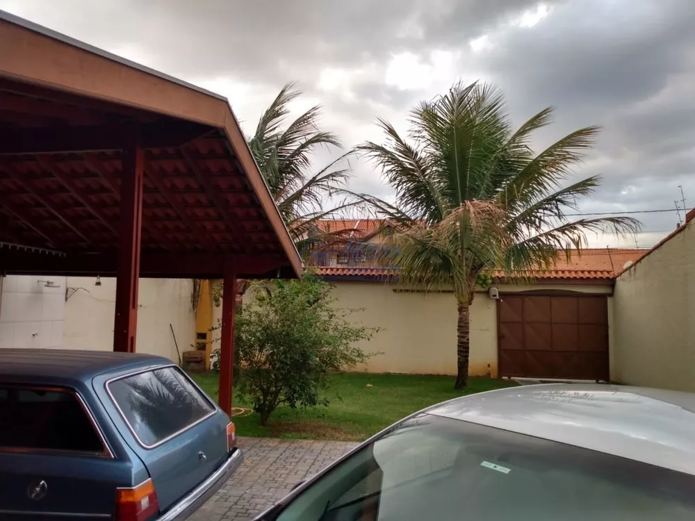 Casa à venda com 3 quartos, 300m² - Foto 3