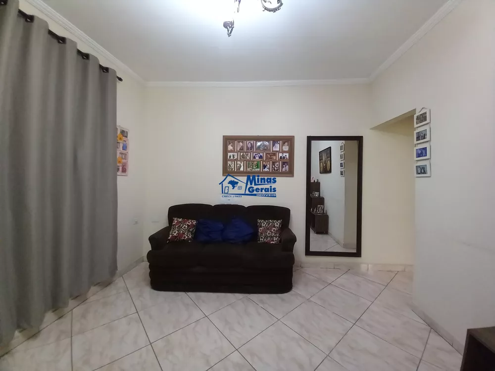 Casa à venda com 2 quartos, 75m² - Foto 4