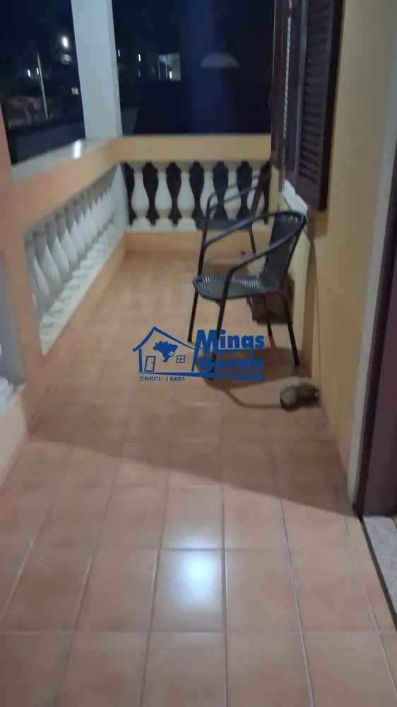 Casa, 3 quartos, 224 m² - Foto 3