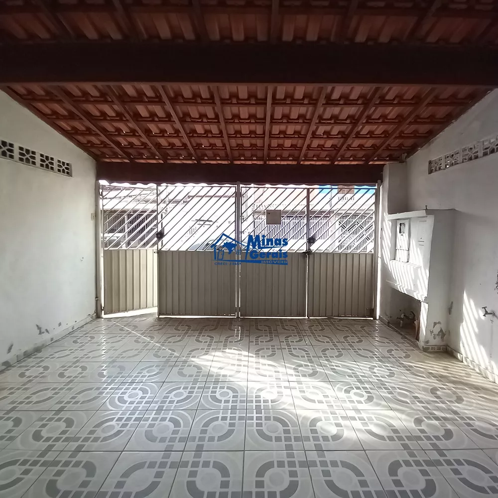 Casa à venda com 2 quartos, 110m² - Foto 2