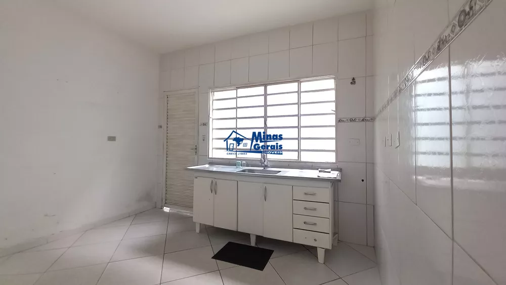 Casa à venda com 2 quartos, 110m² - Foto 8