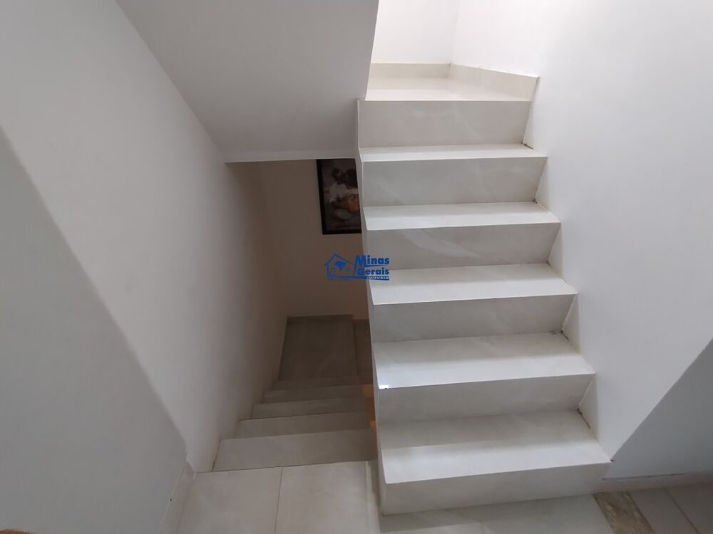 Casa à venda com 3 quartos, 165m² - Foto 3