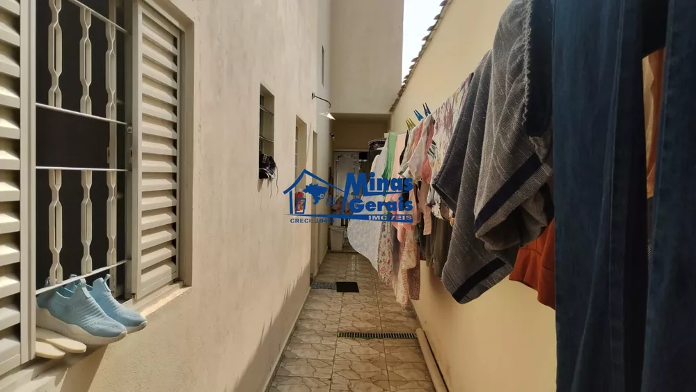 Casa à venda com 3 quartos, 102m² - Foto 4