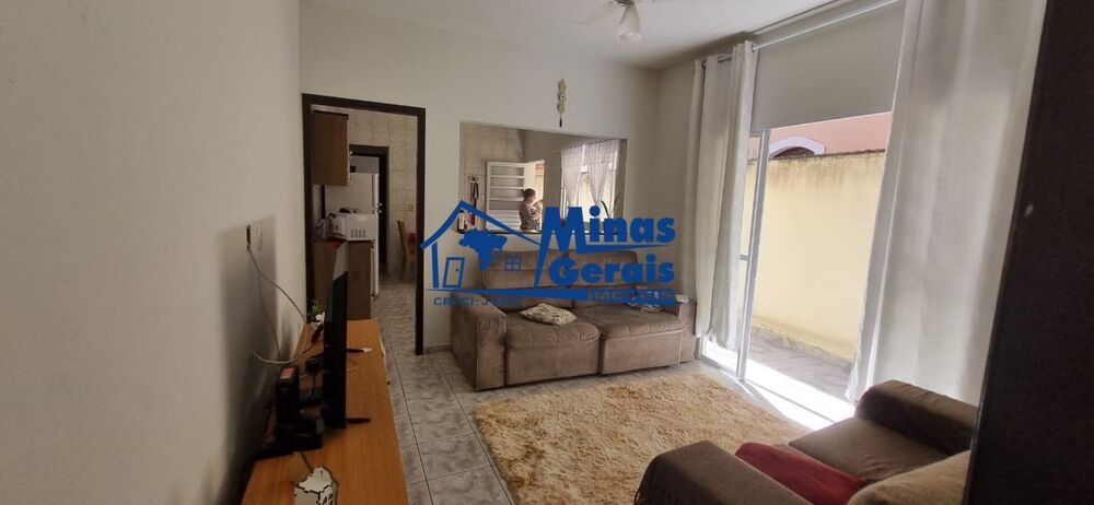 Casa à venda com 2 quartos, 59m² - Foto 2