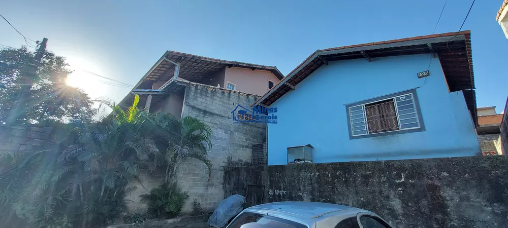 Casa à venda com 2 quartos, 250m² - Foto 1