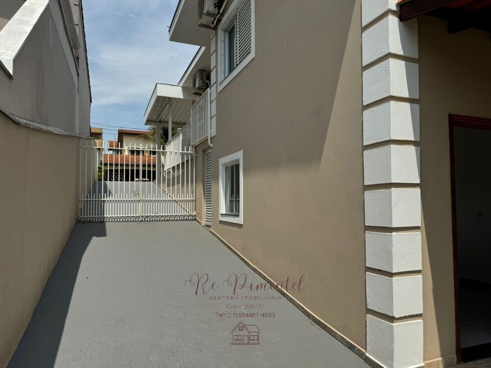 Casa para alugar com 3 quartos, 150m² - Foto 1
