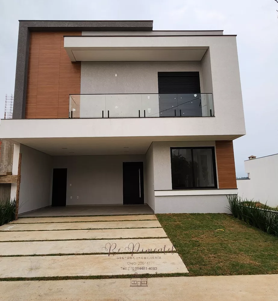 Casa à venda com 3 quartos, 178m² - Foto 1