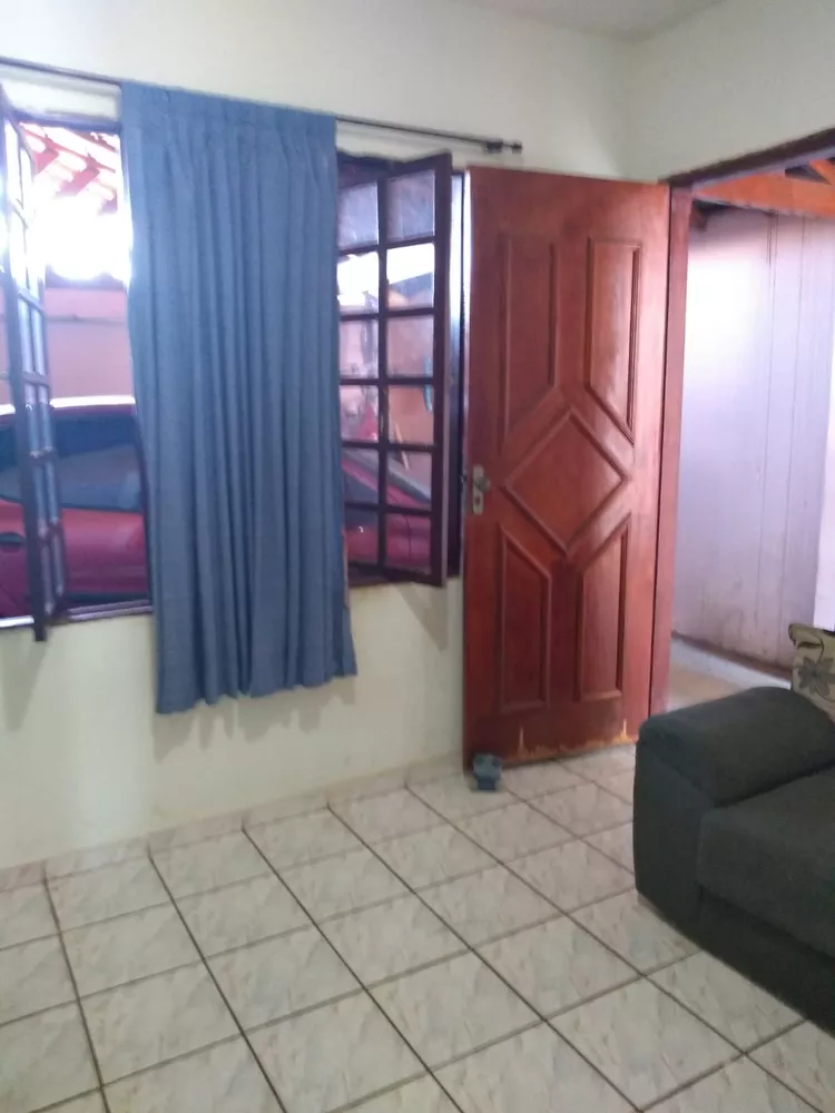 Casa à venda com 2 quartos, 200m² - Foto 4