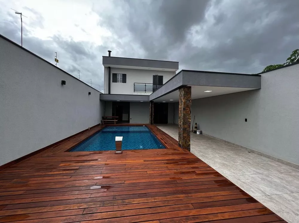 Sobrado à venda com 3 quartos, 200m² - Foto 2