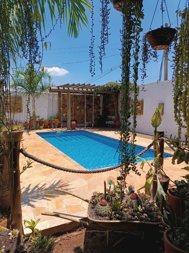 Chácara à venda com 2 quartos, 1000m² - Foto 1