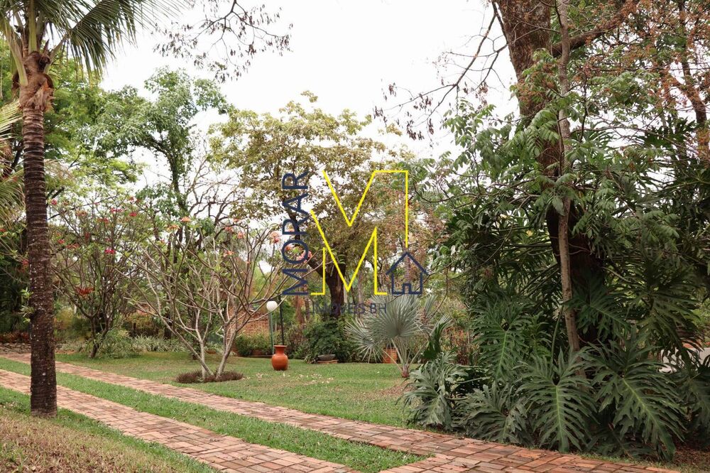 Casa, 4 quartos, 220 m² - Foto 1