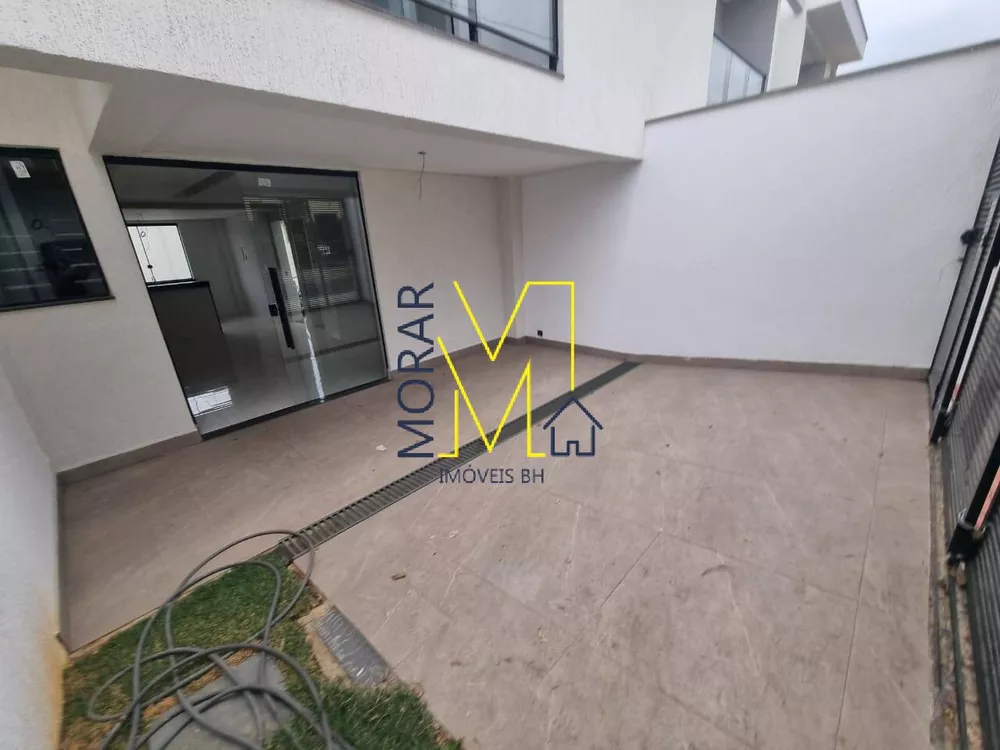 Casa à venda com 3 quartos, 190m² - Foto 1