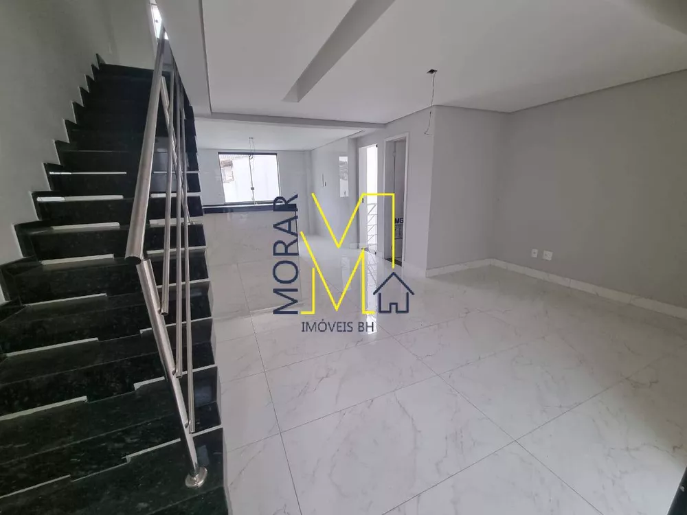 Casa à venda com 3 quartos, 190m² - Foto 2