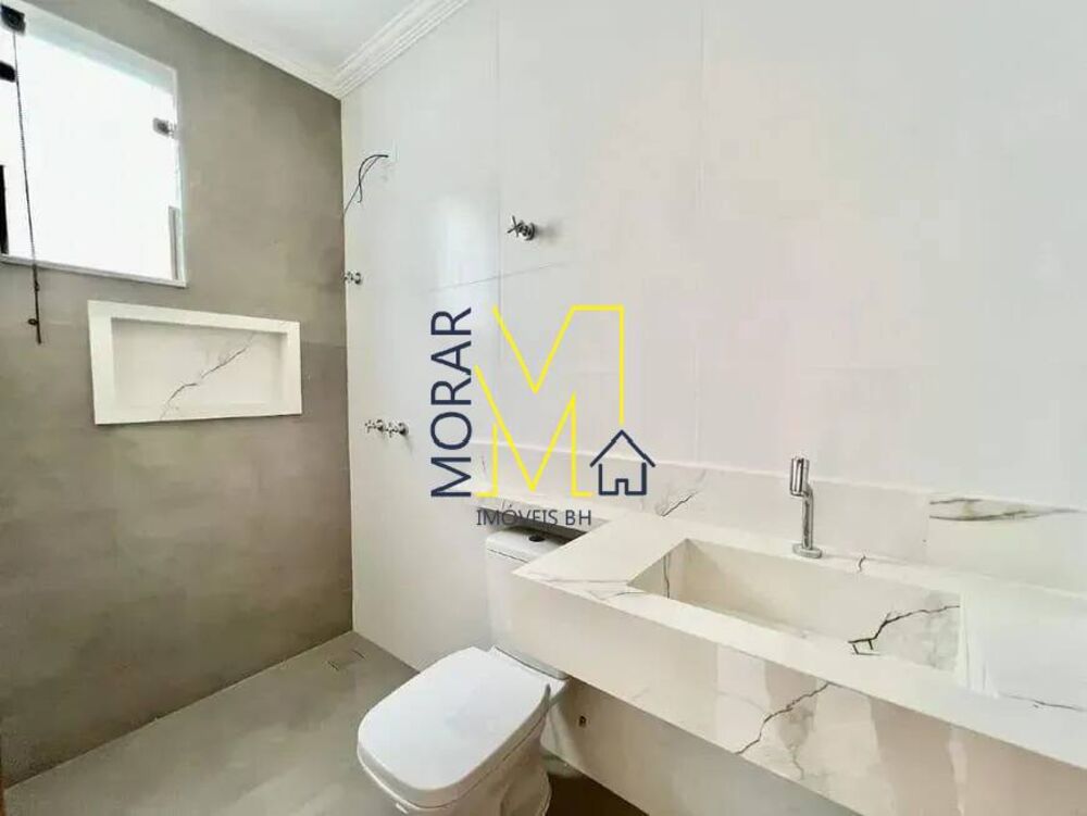 Casa à venda com 3 quartos, 142m² - Foto 1