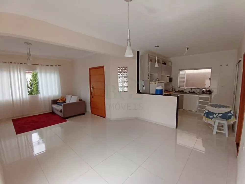 Casa à venda com 3 quartos, 120m² - Foto 2