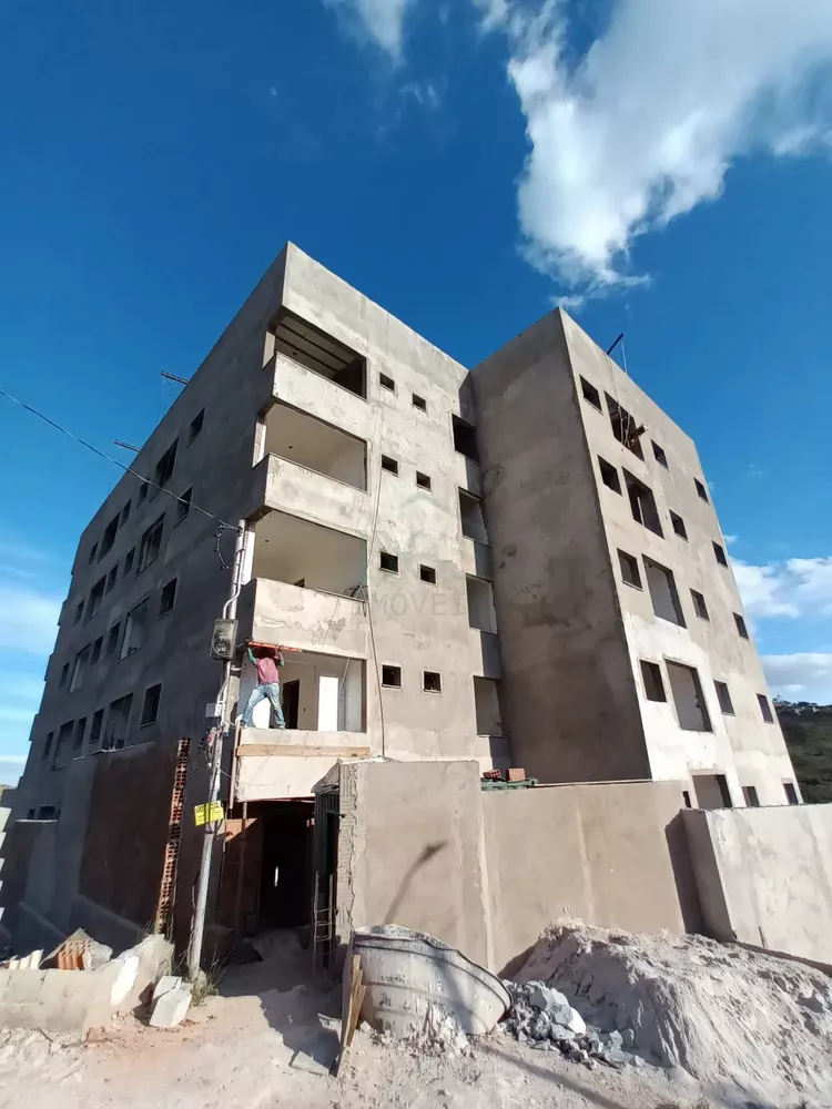 Apartamento à venda com 3 quartos, 84m² - Foto 2