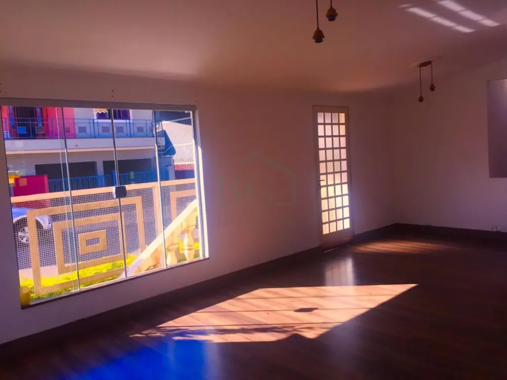 Casa, 3 quartos, 245 m² - Foto 3