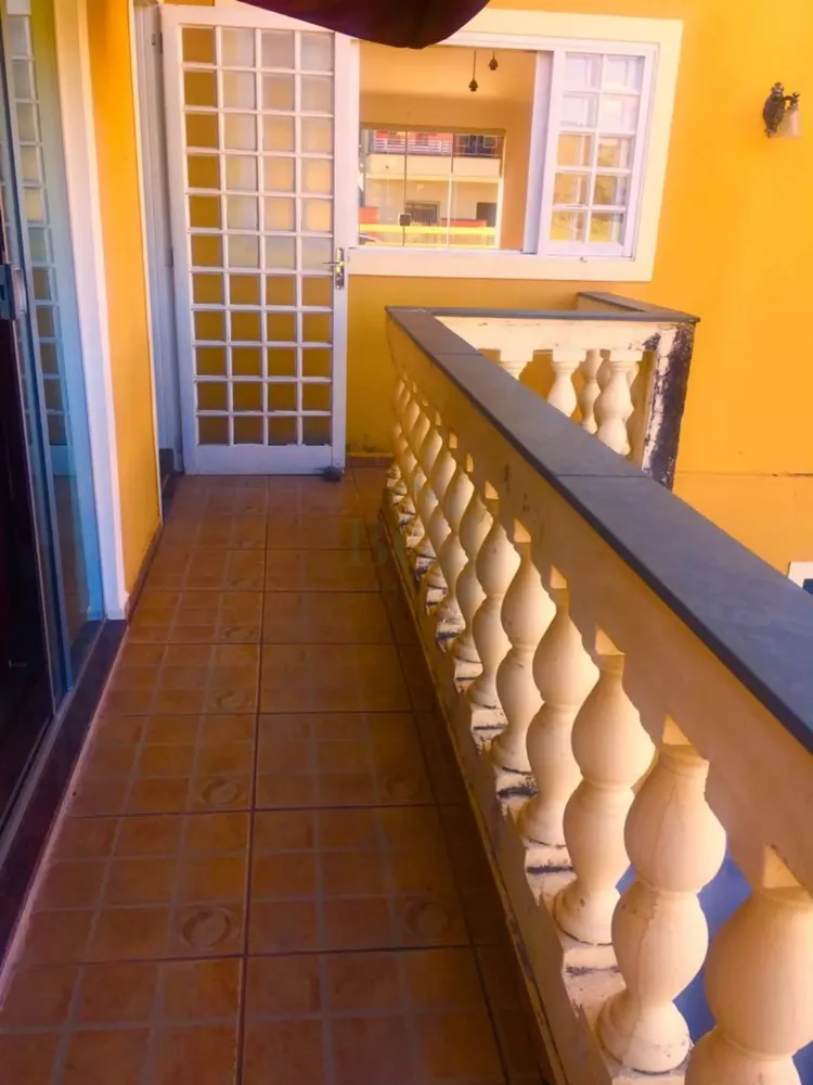 Casa, 3 quartos, 245 m² - Foto 1