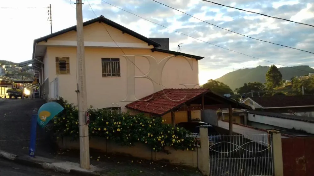 Casa, 3 quartos, 300 m² - Foto 1