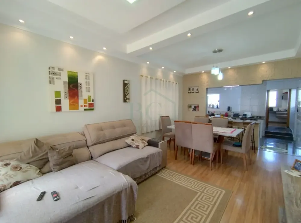 Casa, 3 quartos, 200 m² - Foto 1