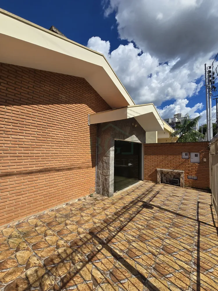 Casa, 5 quartos, 239 m² - Foto 1