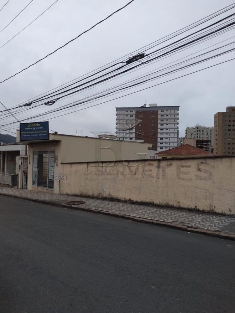 Casa à venda com 3 quartos, 150m² - Foto 1
