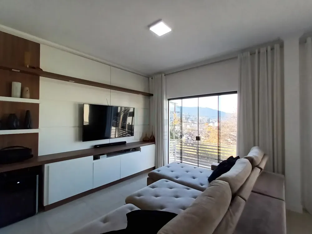 Casa, 3 quartos, 210 m² - Foto 1