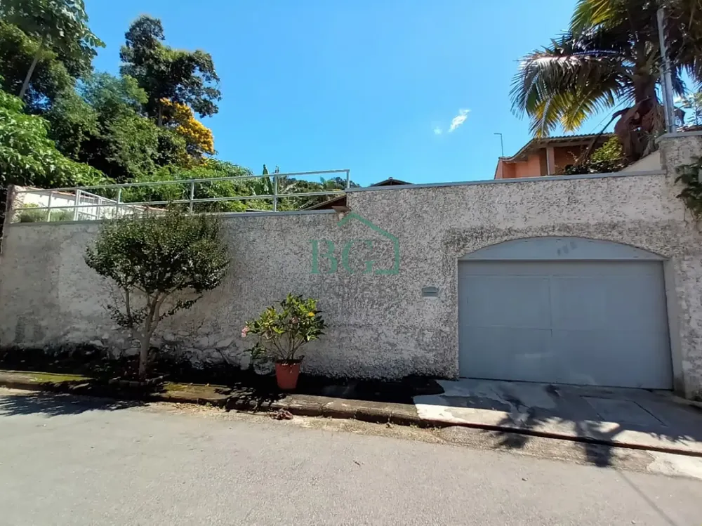 Casa, 4 quartos, 241 m² - Foto 1
