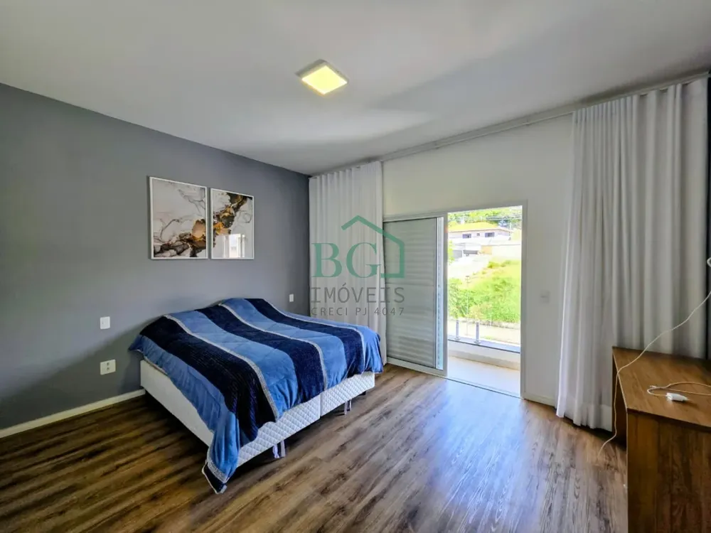 Casa, 3 quartos, 197 m² - Foto 2