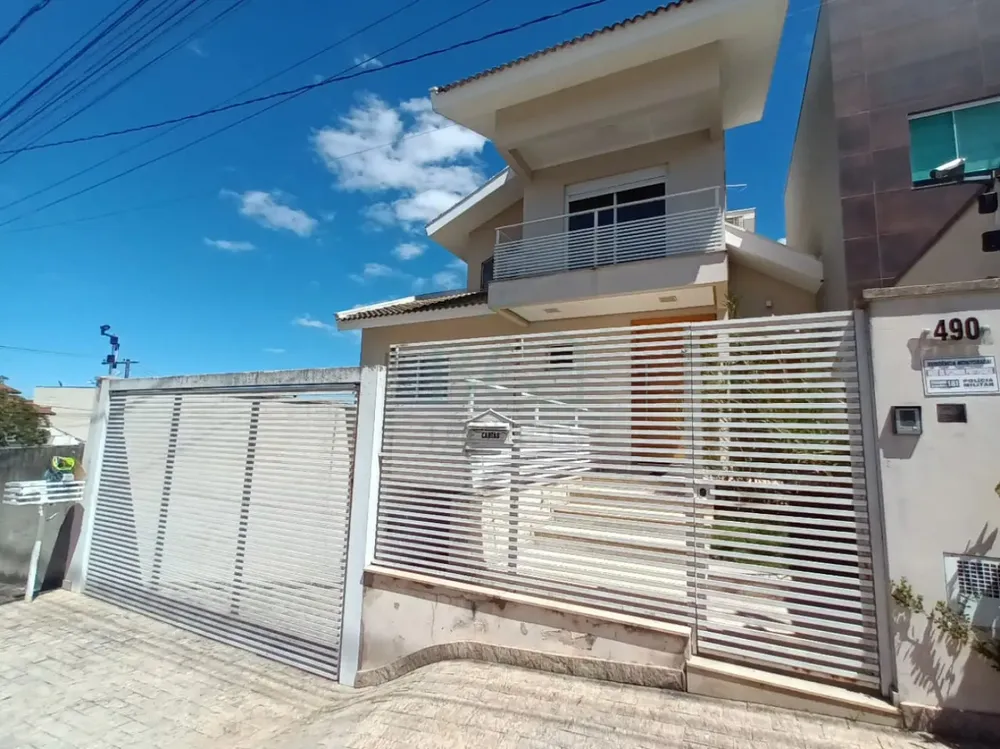 Casa, 3 quartos, 322 m² - Foto 1