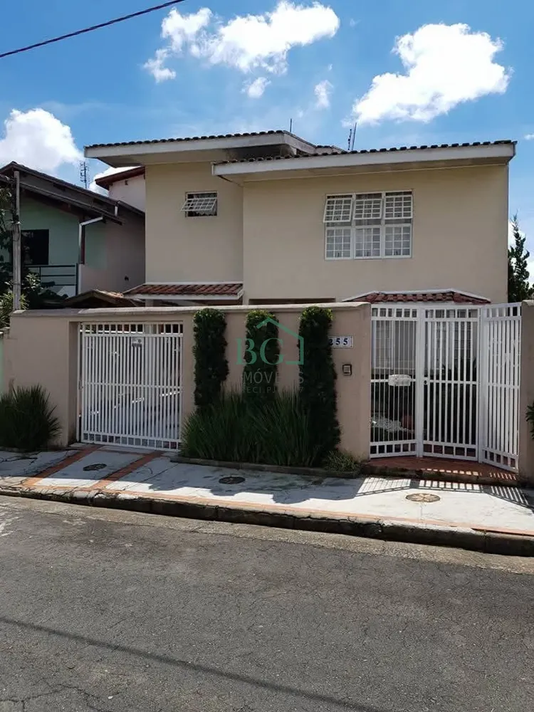 Casa, 3 quartos, 210 m² - Foto 1