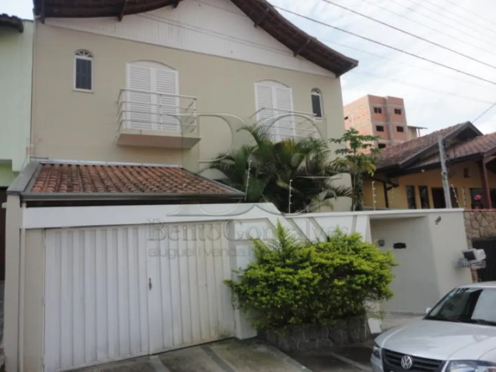 Casa, 5 quartos, 250 m² - Foto 1