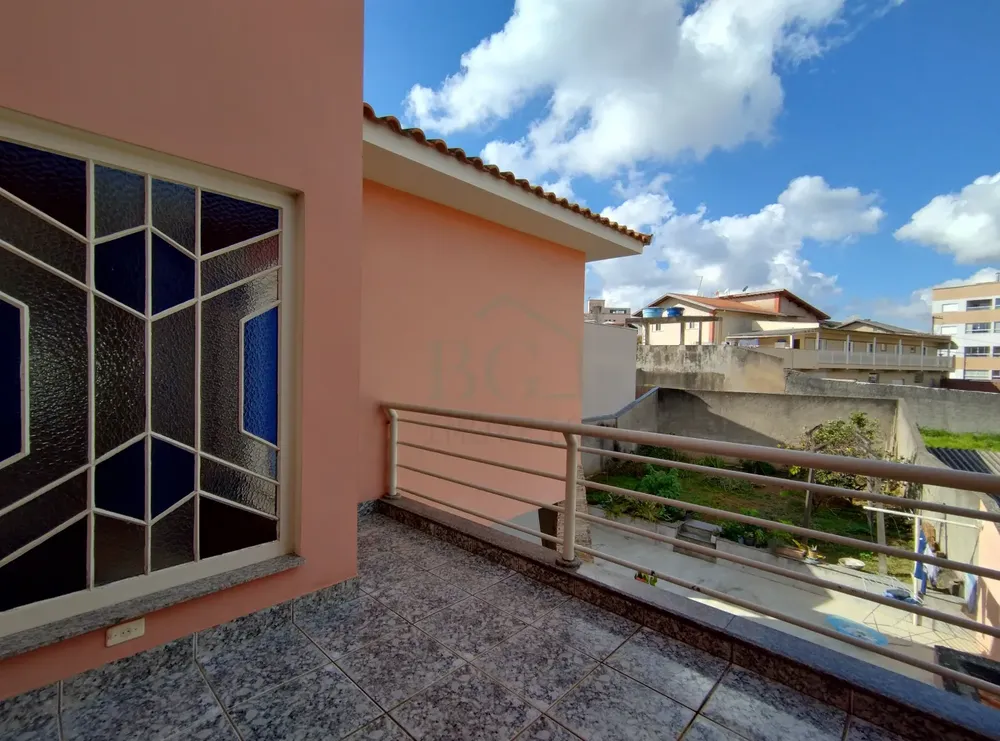 Casa, 3 quartos, 231 m² - Foto 2