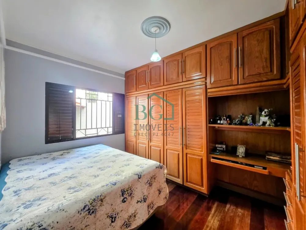 Casa, 4 quartos, 330 m² - Foto 1